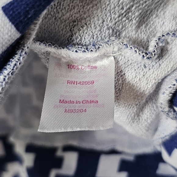 Macbeth Collection by Margaret Josephs blue and white print gold toned sweater - Picture 6 of 7